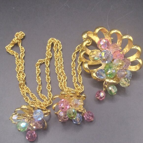 PARK LANE gold tone necklace & Earrings set Crystals - Picture 5 of 6